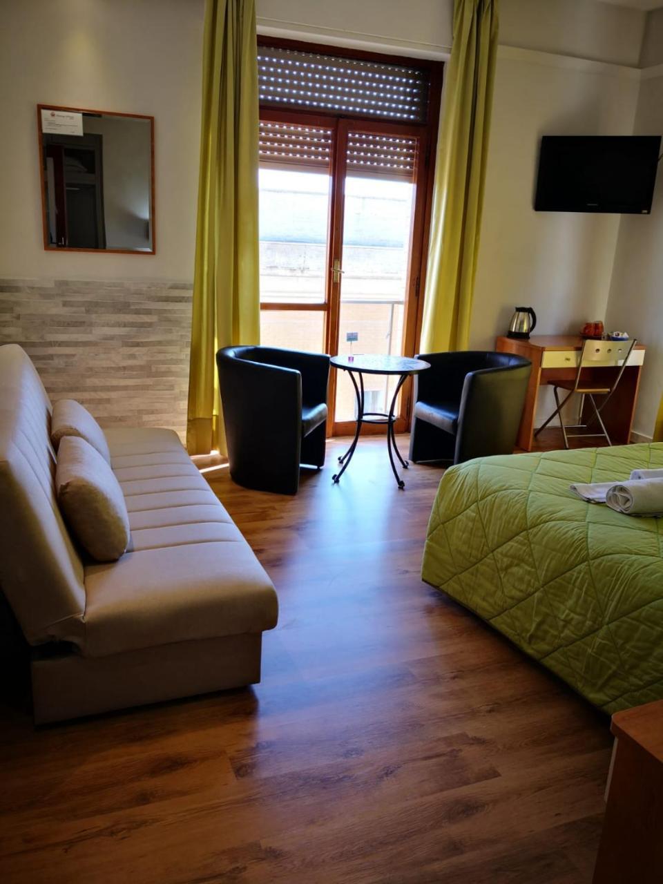 Triple Room,775630240:JPEG